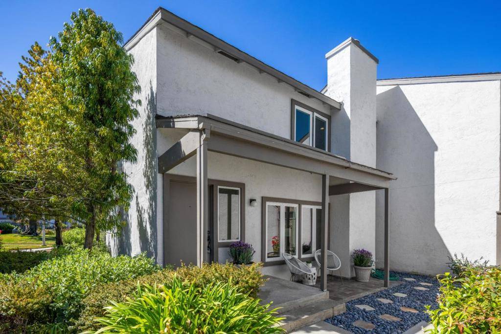 Foster City, CA 94404,825 Cortez LN