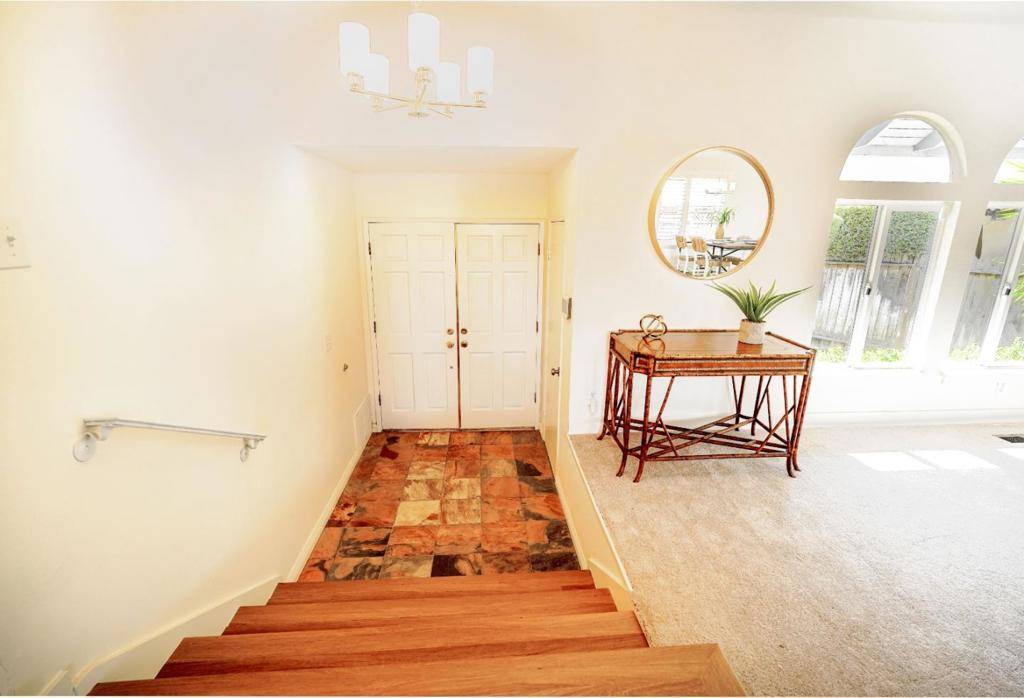 San Jose, CA 95121,1317 Bilbo CT