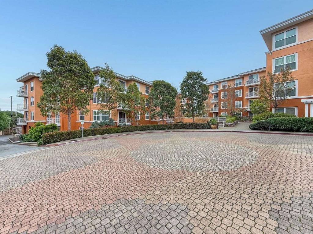 San Francisco, CA 94134,401 Crescent CT #4401