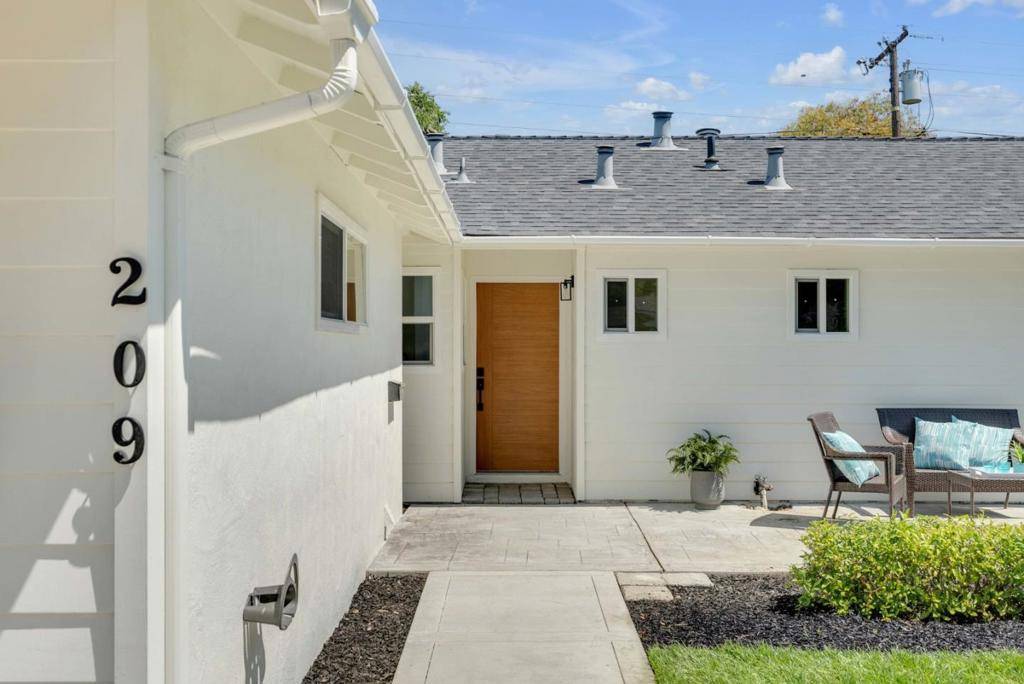 Los Gatos, CA 95032,209 Nob Hill WAY