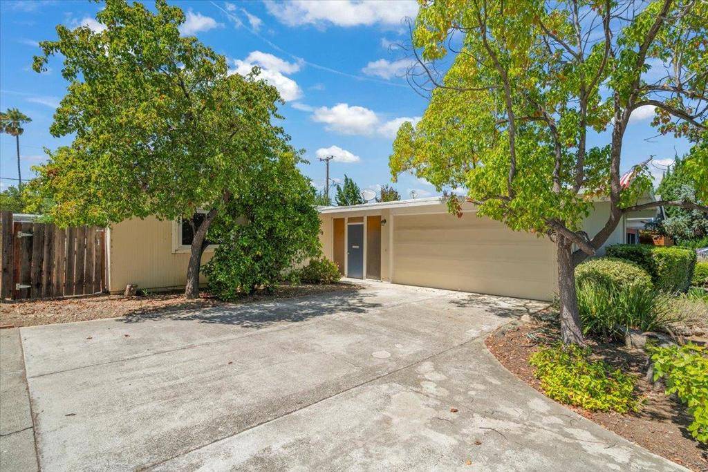 Cupertino, CA 95014,939 S Tantau AVE