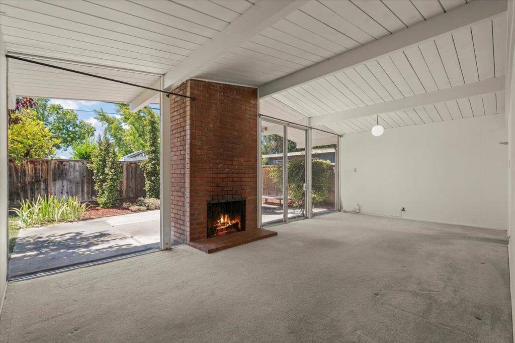 Cupertino, CA 95014,939 S Tantau AVE
