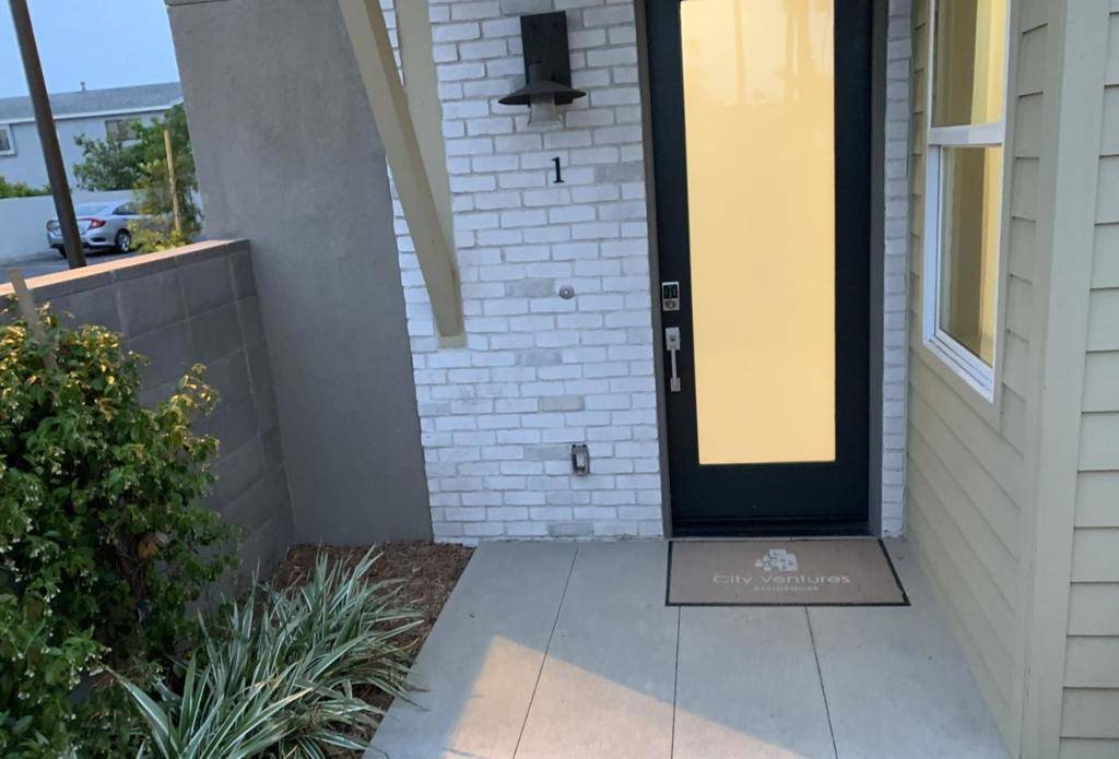 Gardena, CA 90247,312 Bridgewater WAY #1