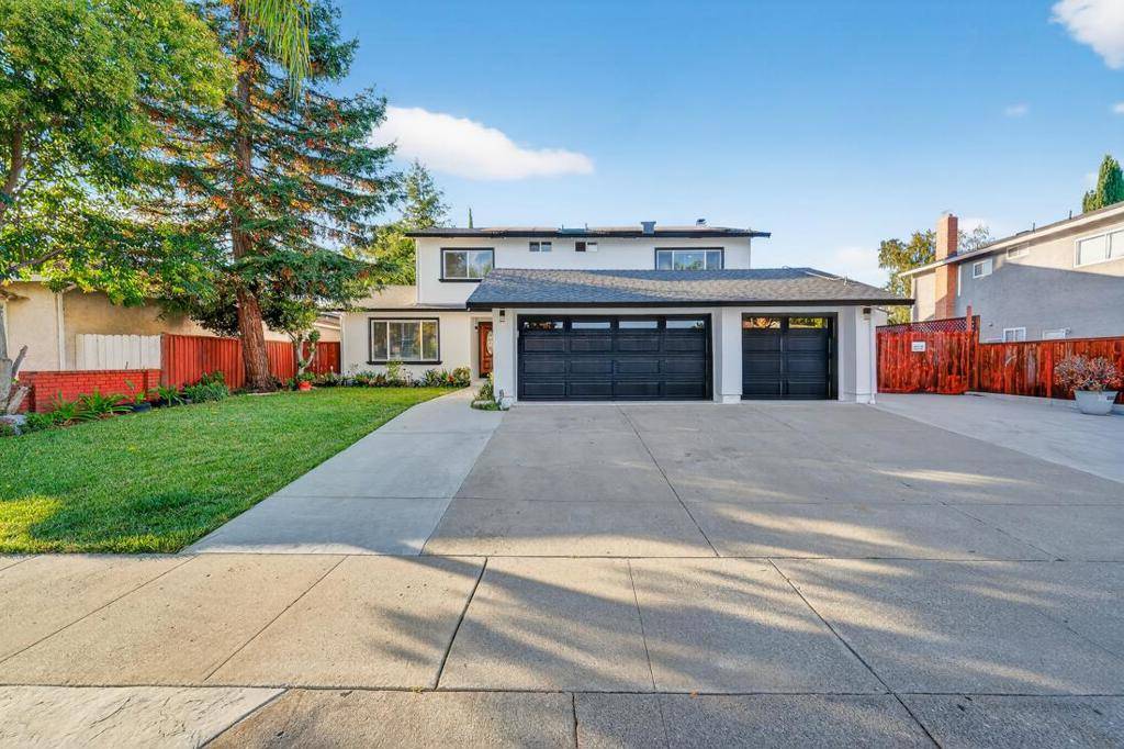 Gilroy, CA 95020,895 Greenwich DR