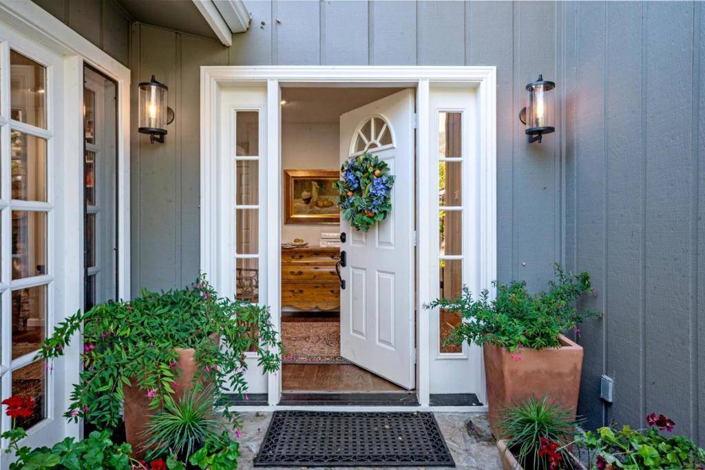 Carmel Valley, CA 93924,196 Laurel DR