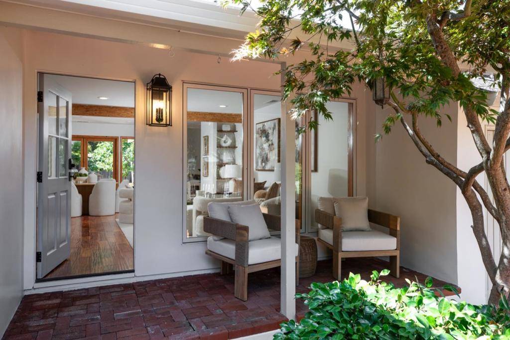 Menlo Park, CA 94025,4112 Fair Oaks AVE