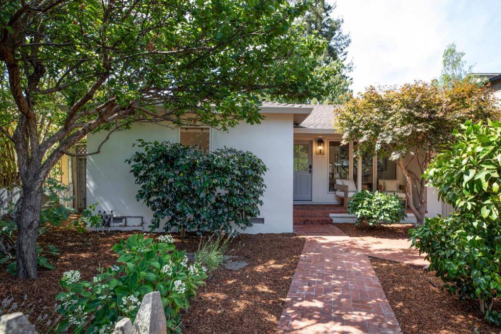 Menlo Park, CA 94025,4112 Fair Oaks AVE