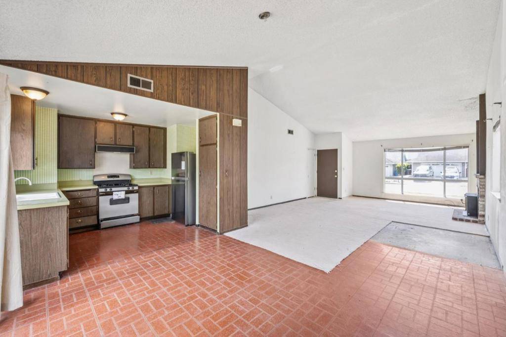 Half Moon Bay, CA 94019,200 Bridgeport DR