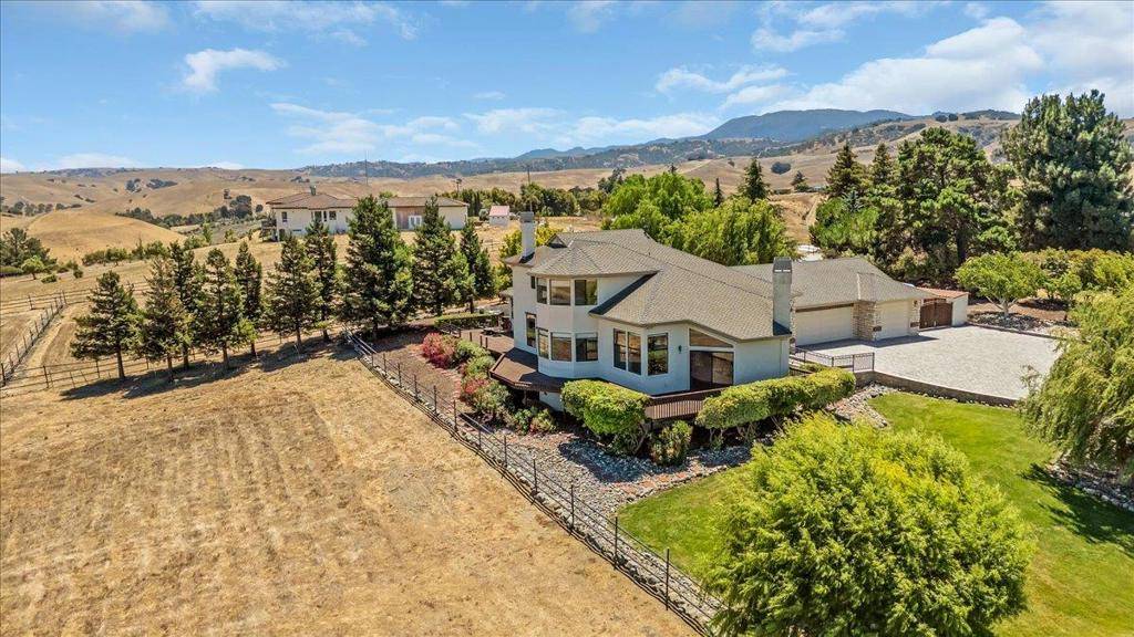 Hollister, CA 95023,275 Nicholson DR