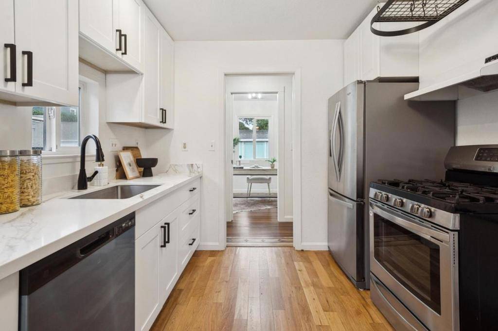 Pacifica, CA 94044,184 Paloma AVE