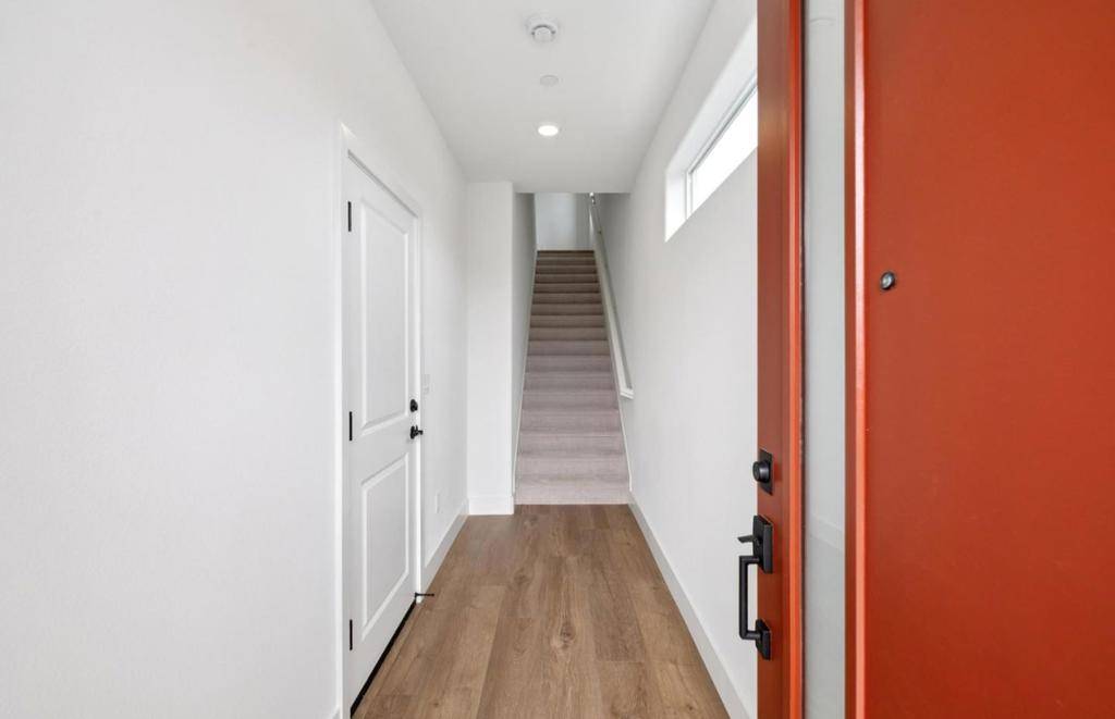 Milpitas, CA 95035,1379 California CIR