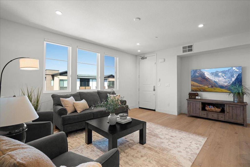 Los Gatos, CA 95032,16293 Gellatt CT