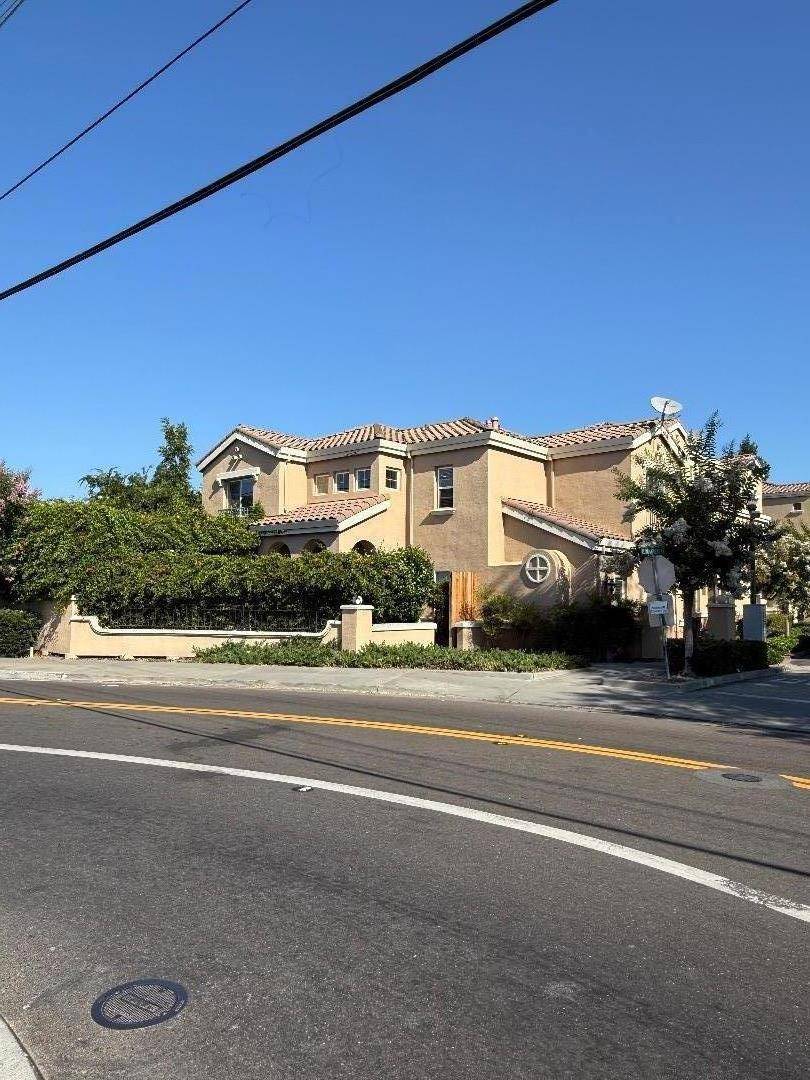 San Jose, CA 95123,5593 Cedar Garden CT