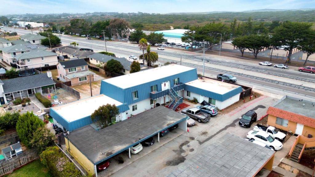 Marina, CA 93933,470 Reservation RD