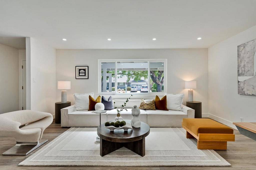 Cupertino, CA 95014,10211 E Estates DR