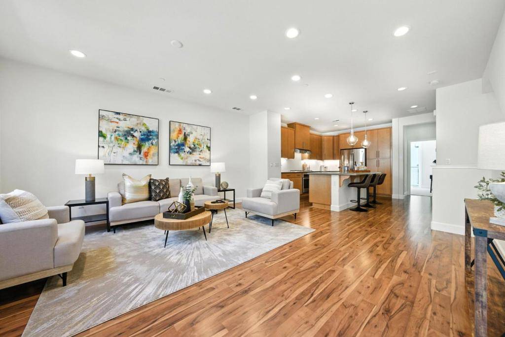 Sunnyvale, CA 94085,319 Charles Morris TER