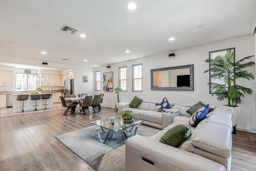 Morgan Hill, CA 95037,157 Triggs LN