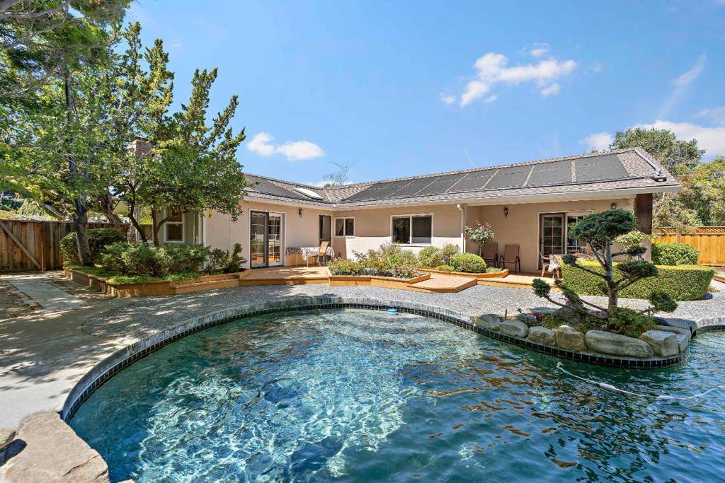Los Altos, CA 94024,861 Riverside DR