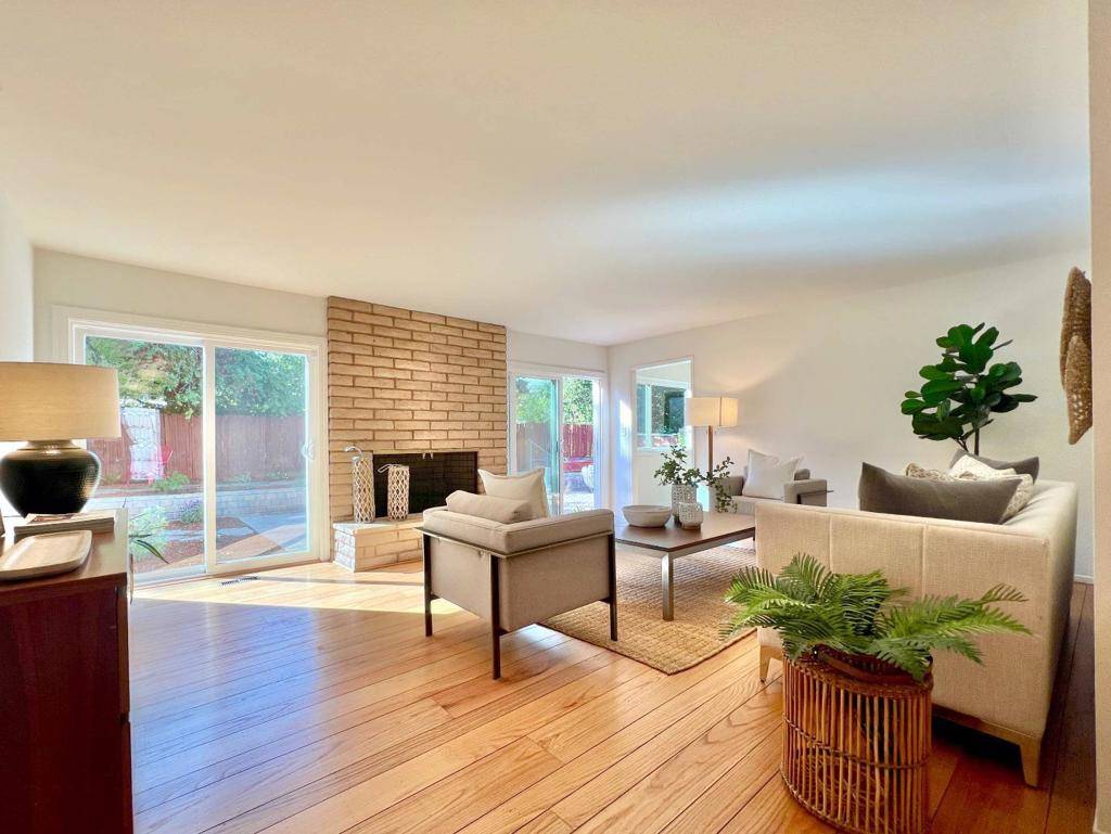 Palo Alto, CA 94306,665 Towle WAY