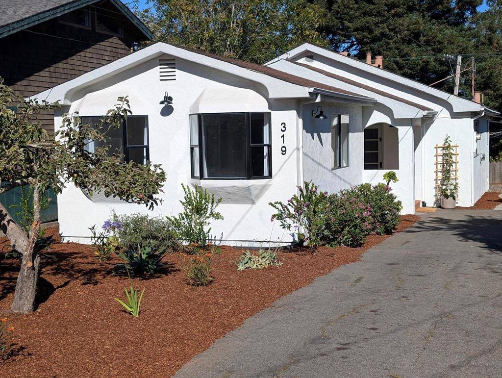 Capitola, CA 95010,319 McCormick AVE