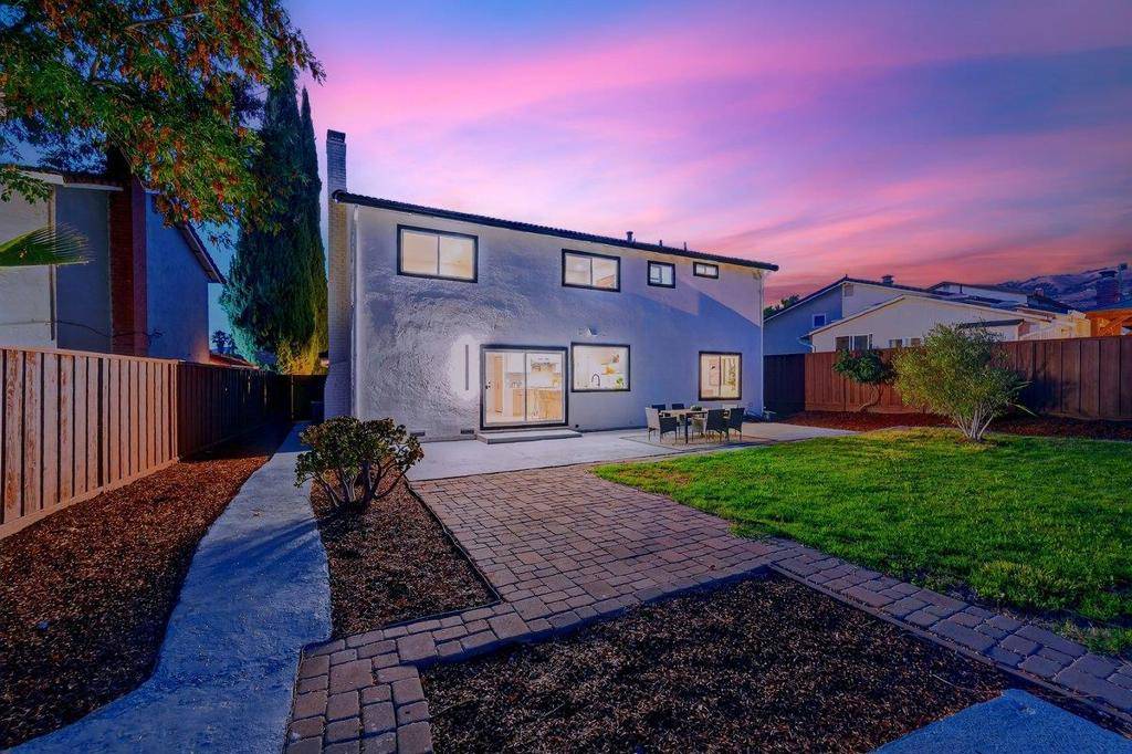 San Jose, CA 95148,3324 Trebol LN