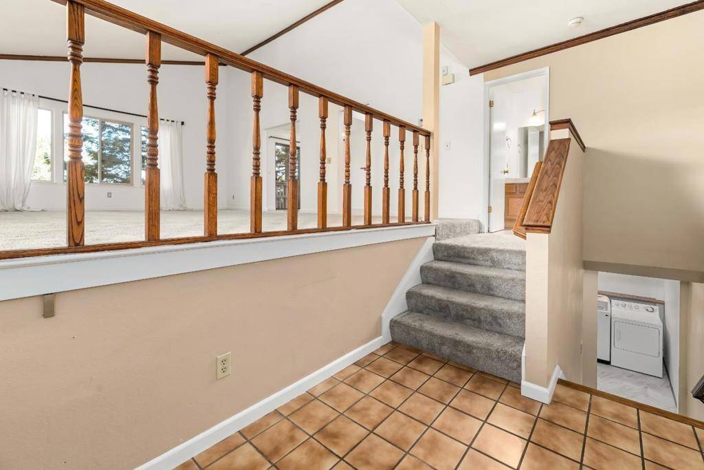 Hayward, CA 94541,24020 Janssen CT