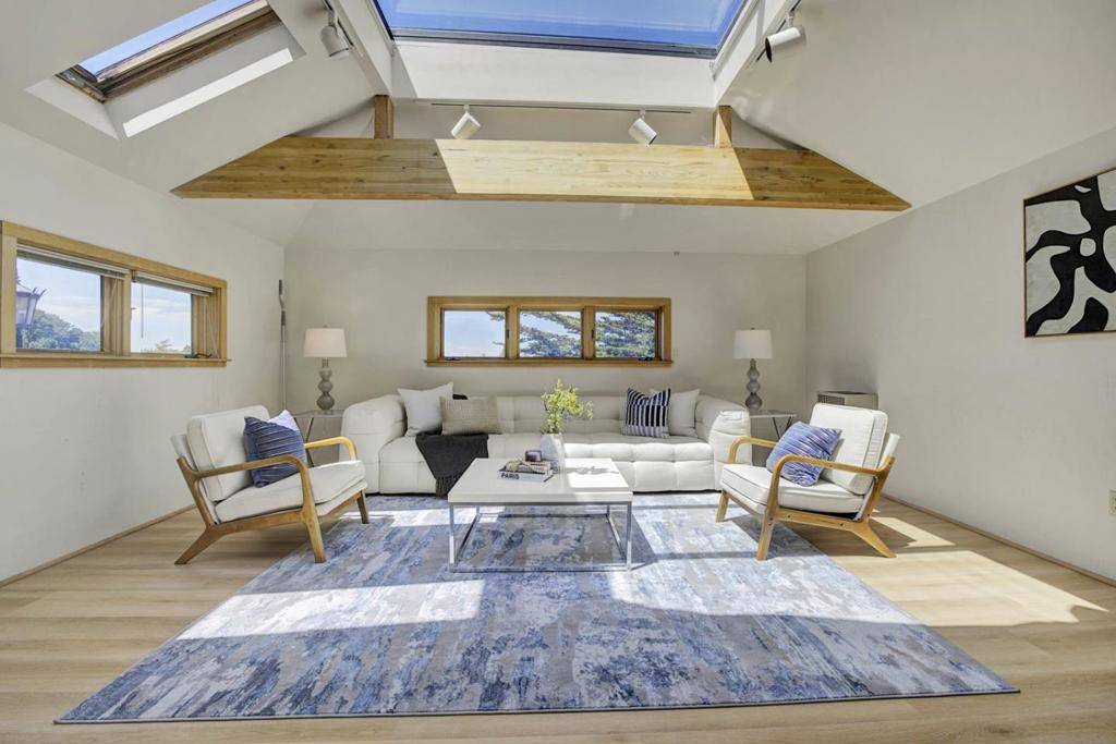 Oakland, CA 94618,50 Hermosa AVE