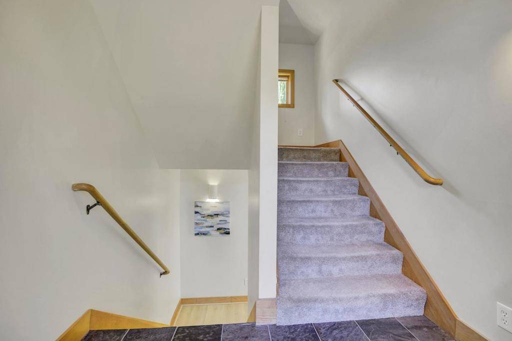 Oakland, CA 94618,50 Hermosa AVE