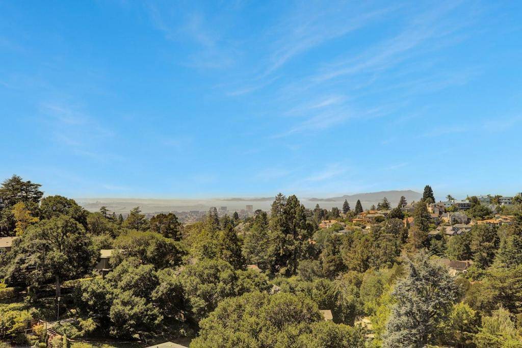 Oakland, CA 94618,50 Hermosa AVE