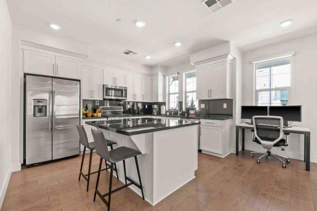 Newark, CA 94560,8629 Seawind WAY