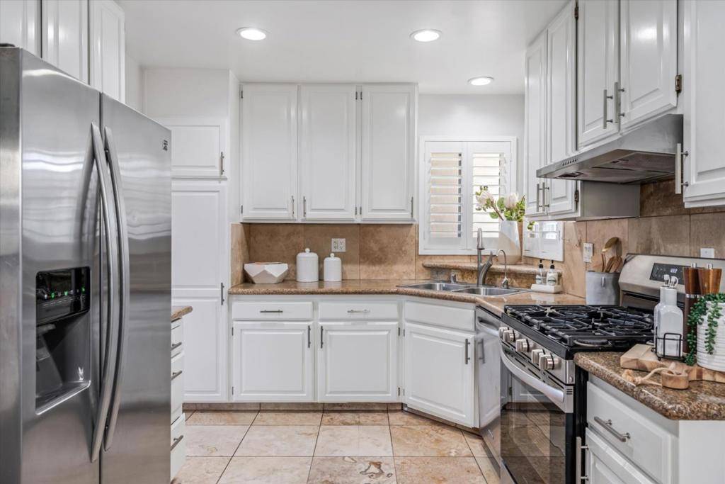 Los Gatos, CA 95032,100 Highland Oaks DR