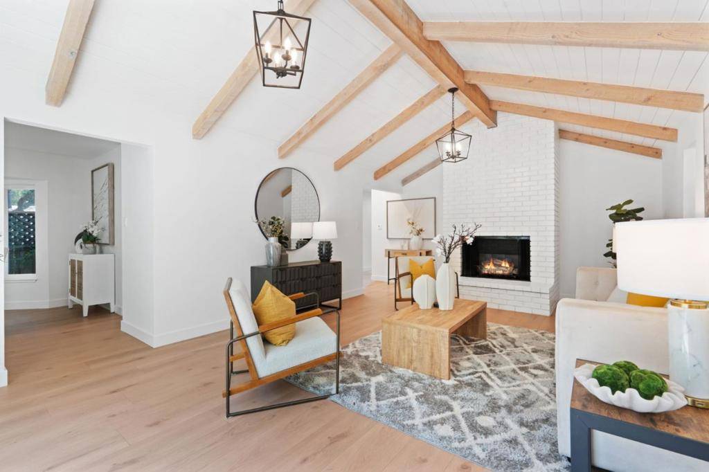 Los Altos, CA 94024,932 Lundy LN