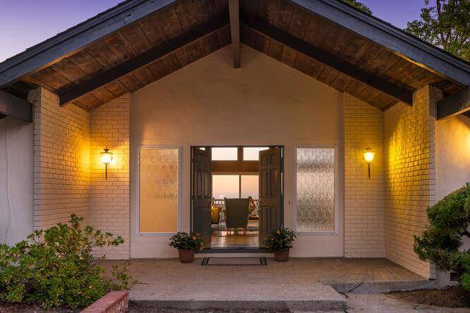 Los Altos Hills, CA 94022,26993 Almaden CT
