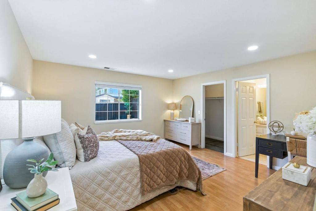 Mountain View, CA 94040,2188 Yorkshire WAY