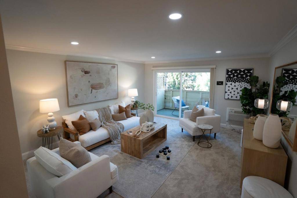 Mountain View, CA 94040,1031 Crestview DR #206