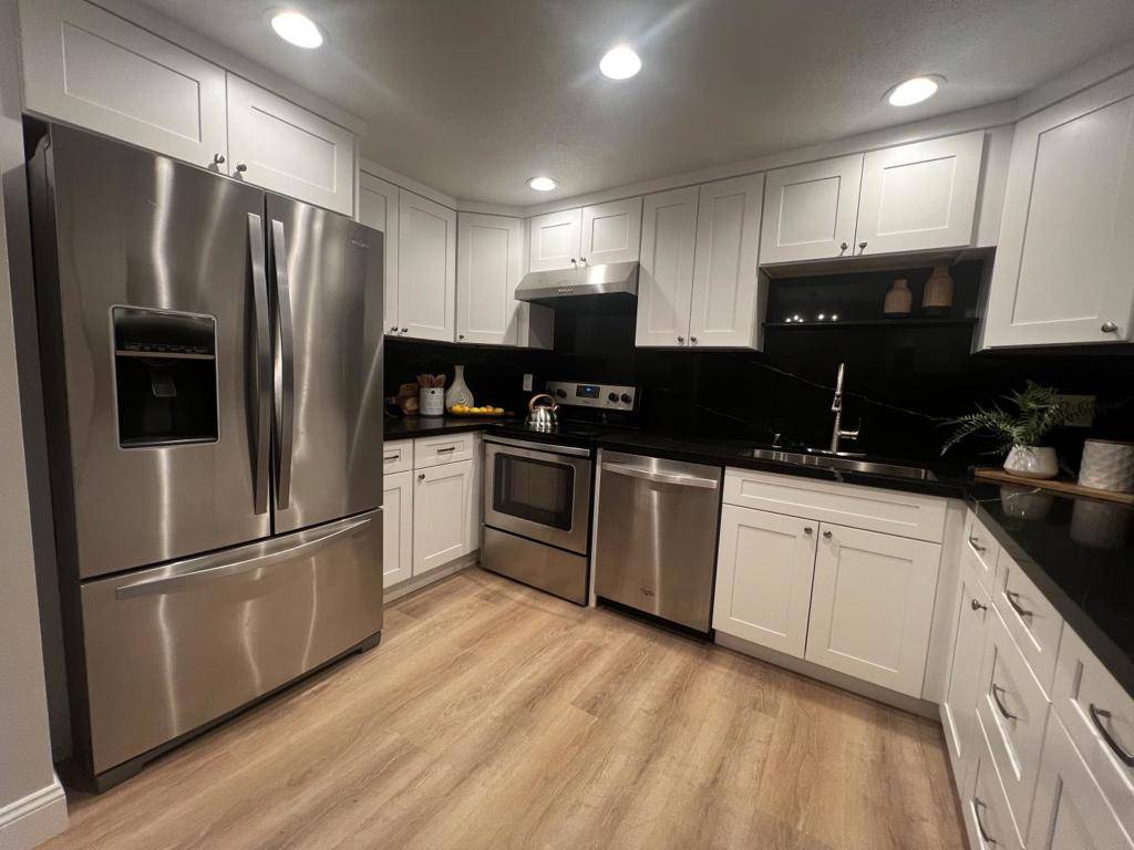 Mountain View, CA 94040,1031 Crestview DR #206
