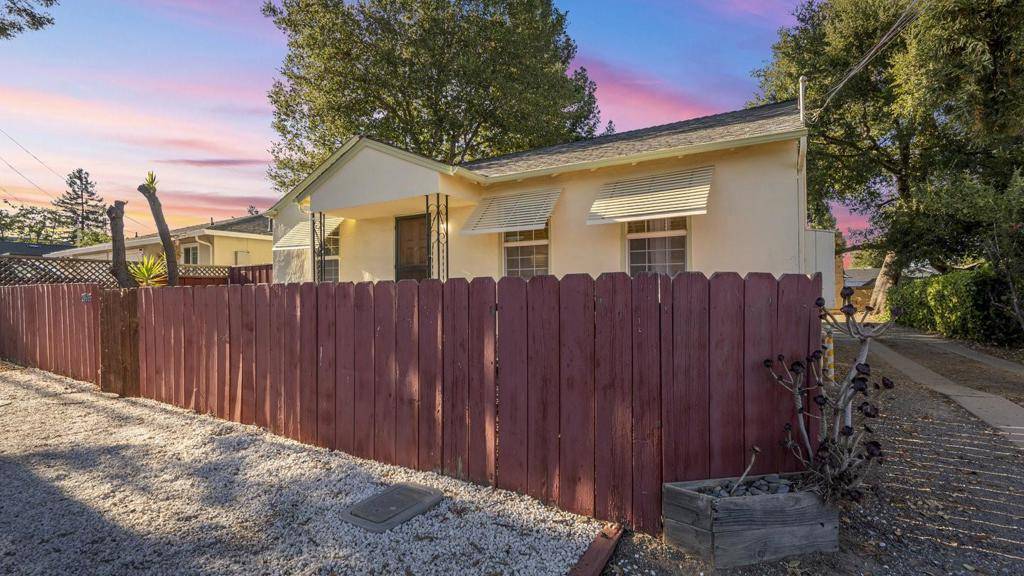 Cupertino, CA 95014,21685 Olive AVE