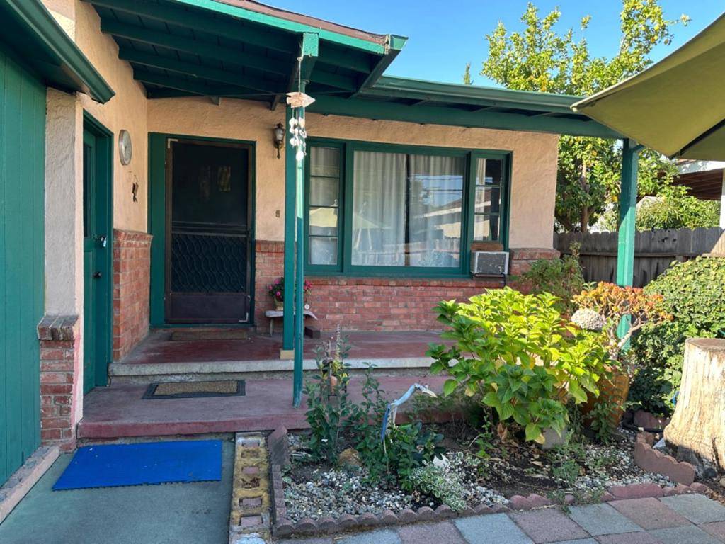 Mountain View, CA 94040,2133 University AVE