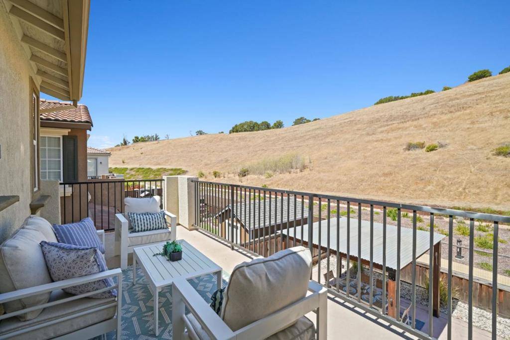 Hayward, CA 94544,29732 Cantera DR