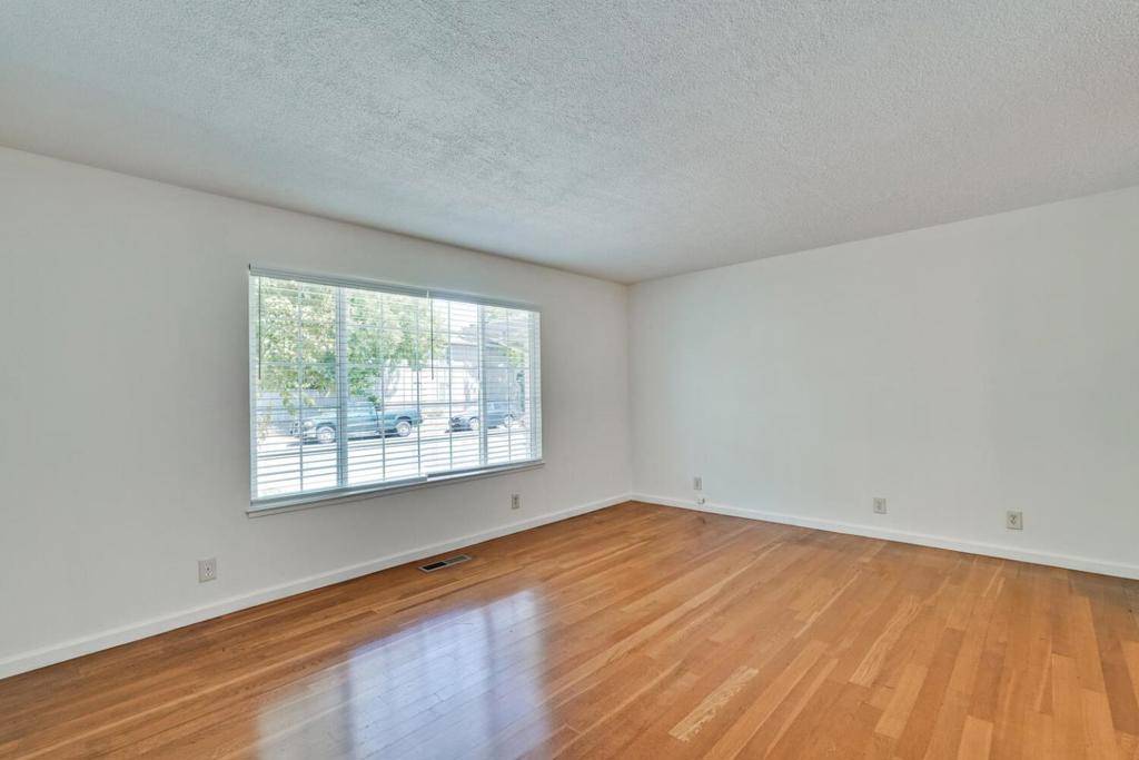 Milpitas, CA 95035,401 Lynn AVE