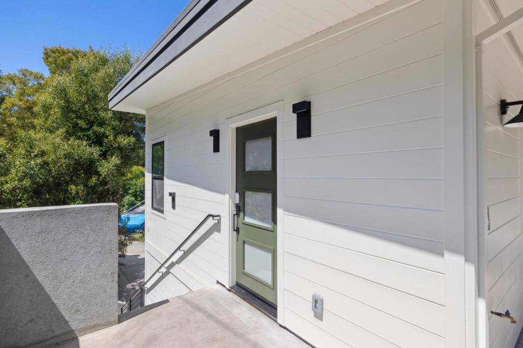 Pacifica, CA 94044,196 Amapola AVE #A