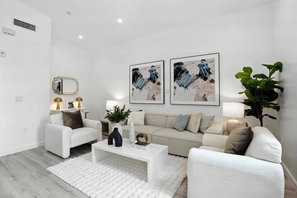 South San Francisco, CA 94080,889 McLellan DR #302