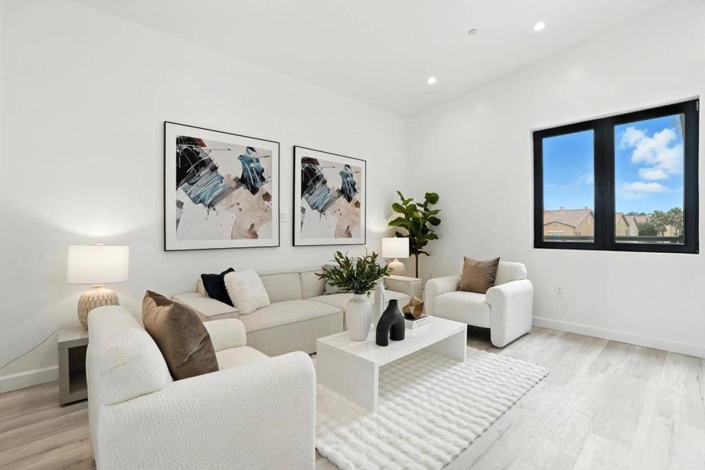 South San Francisco, CA 94080,889 McLellan DR #302