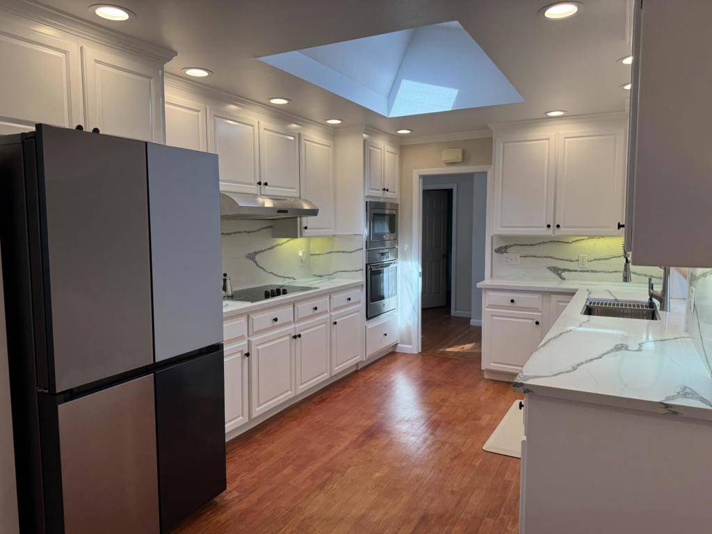 Los Altos, CA 94024,1221 Covington RD