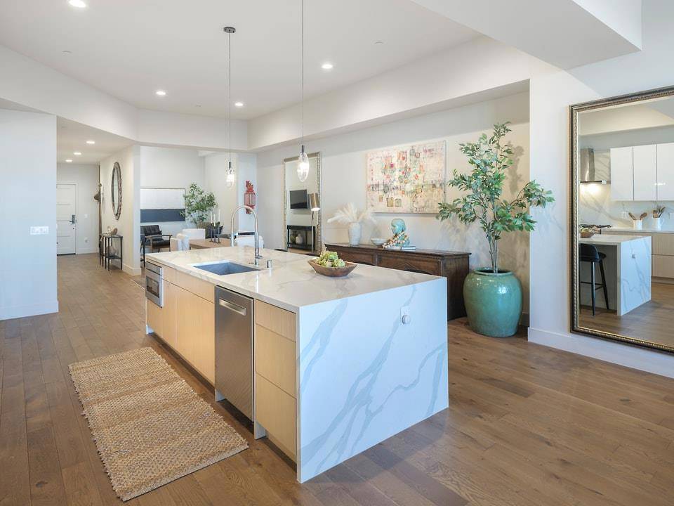 Pacific Grove, CA 93950,542 Lighthouse AVE #301