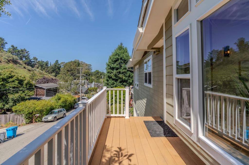 Pacifica, CA 94044,731 Rockaway Beach AVE