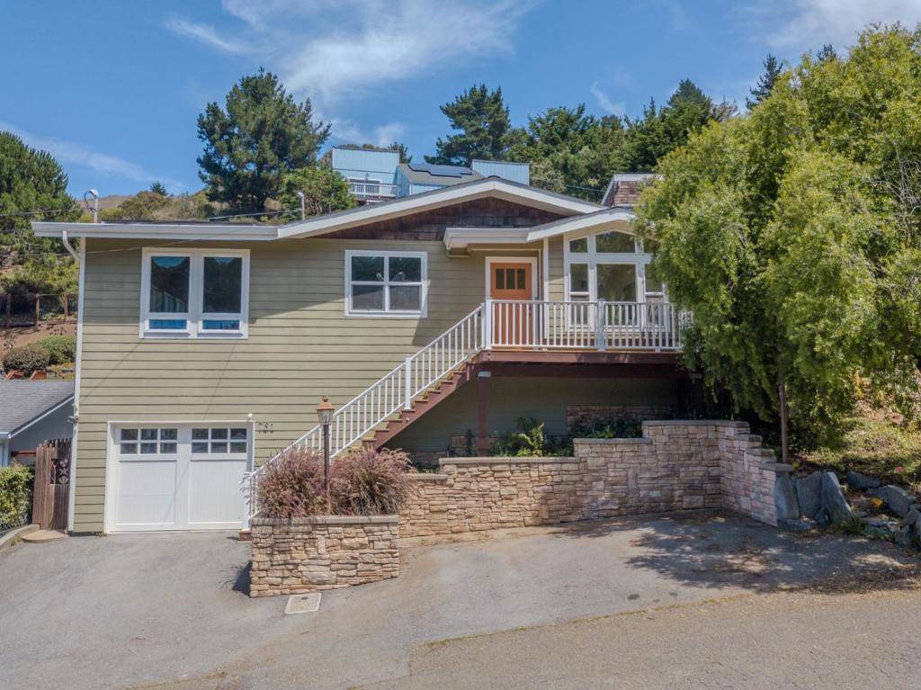 Pacifica, CA 94044,731 Rockaway Beach AVE