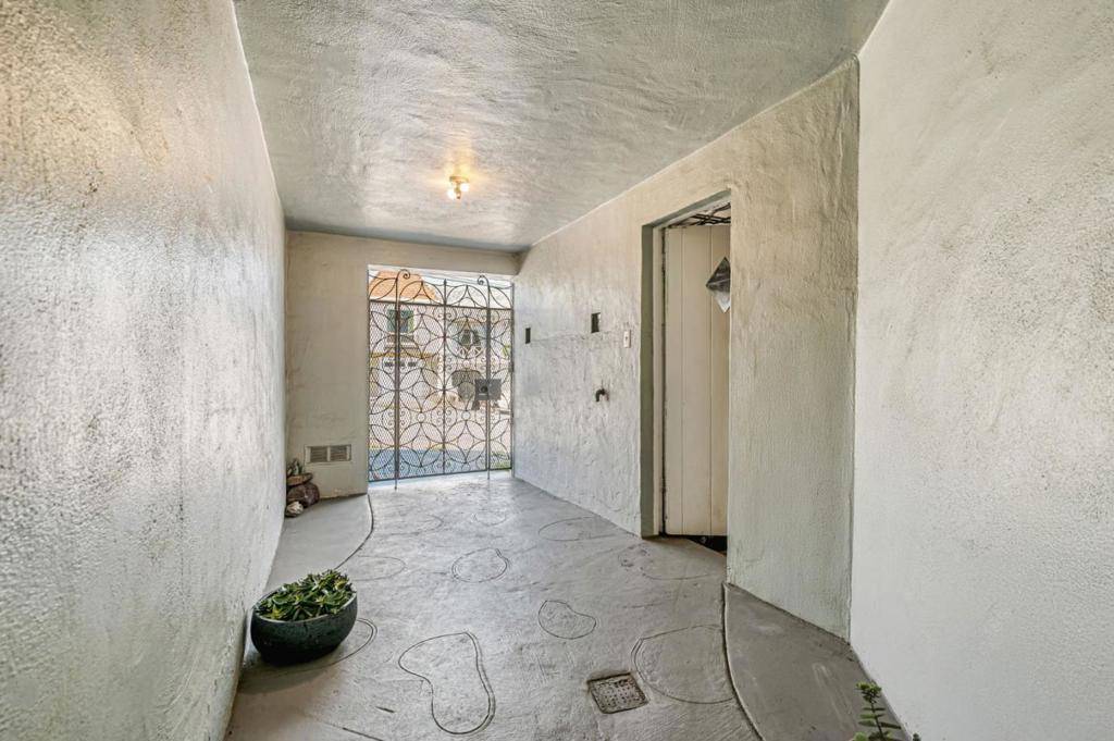 San Francisco, CA 94116,1910 22nd AVE