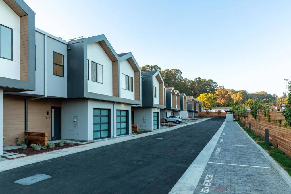 Soquel, CA 95073,115 Darlington LN