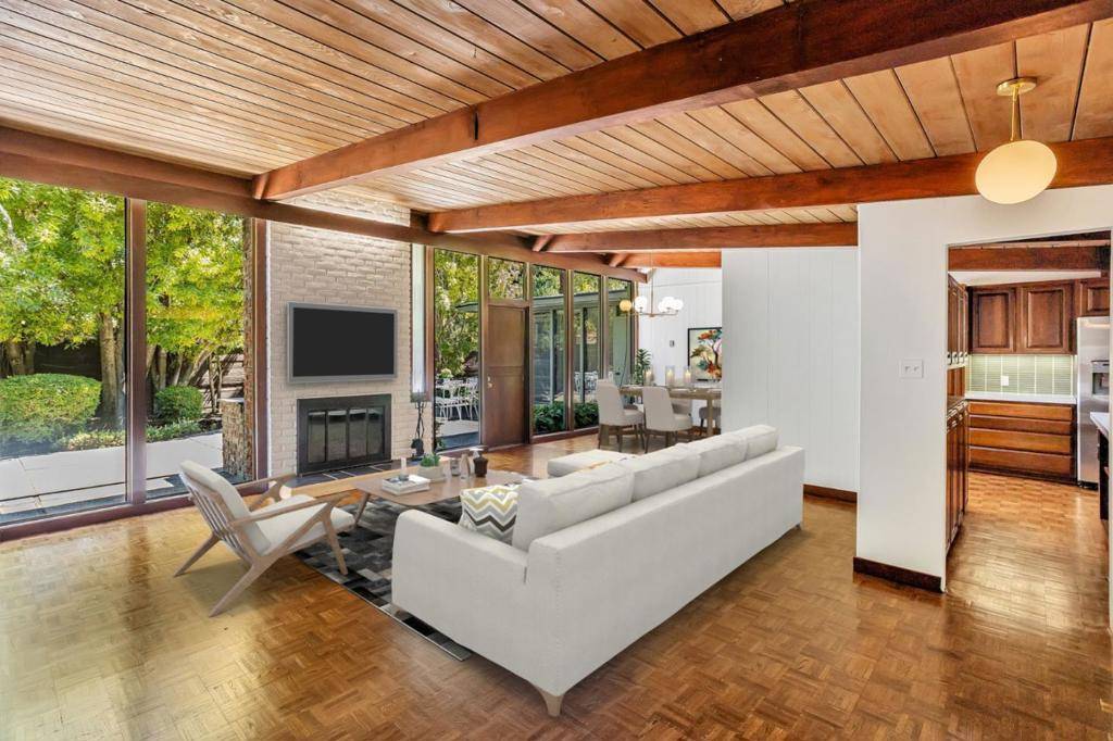 Palo Alto, CA 94306,819 La Jennifer WAY